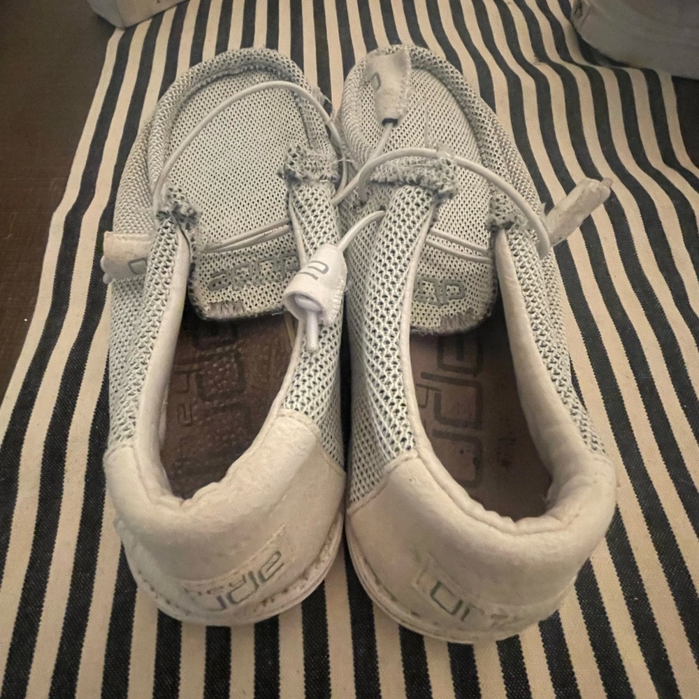 Size 8 Hey Dudes
